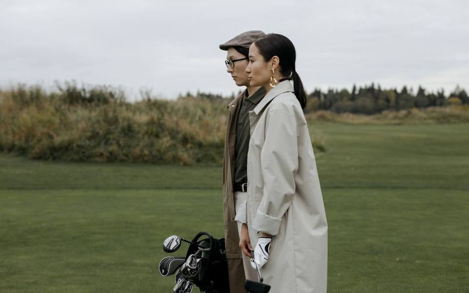 Bringing Personal Clubs Versus Using Bay Equipment